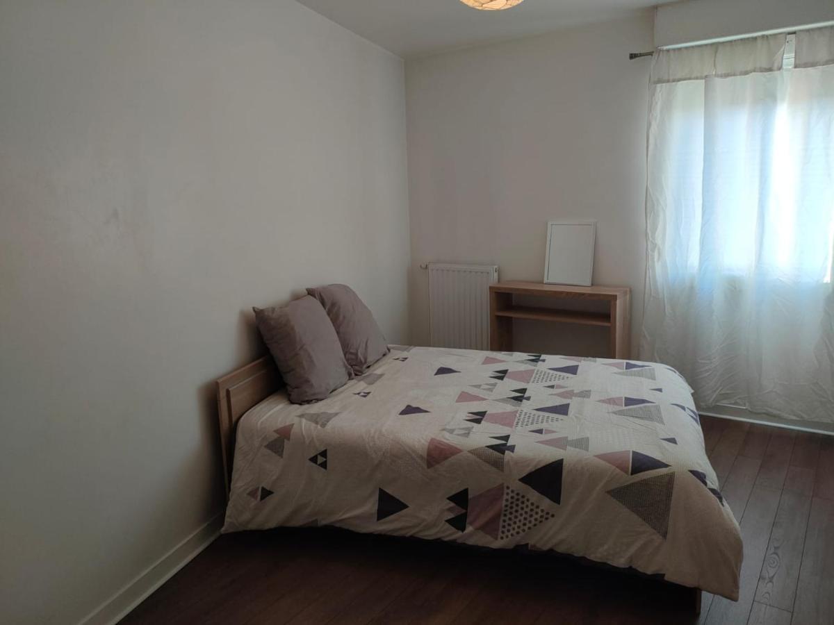 Boissy Gare Rer A Appartement 1 A 3 Chambres Au Choix Luaran gambar