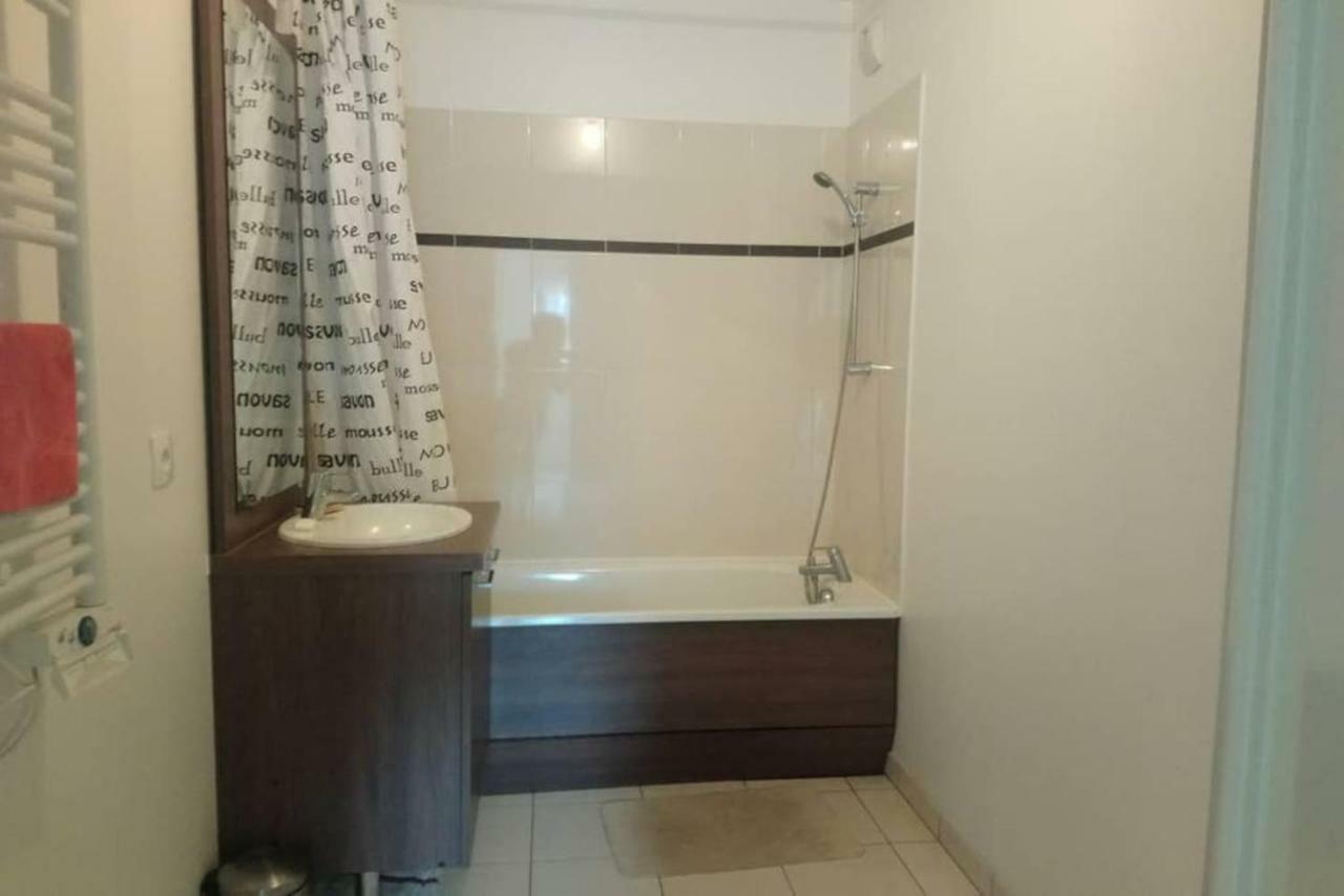 Boissy Gare Rer A Appartement 1 A 3 Chambres Au Choix Luaran gambar