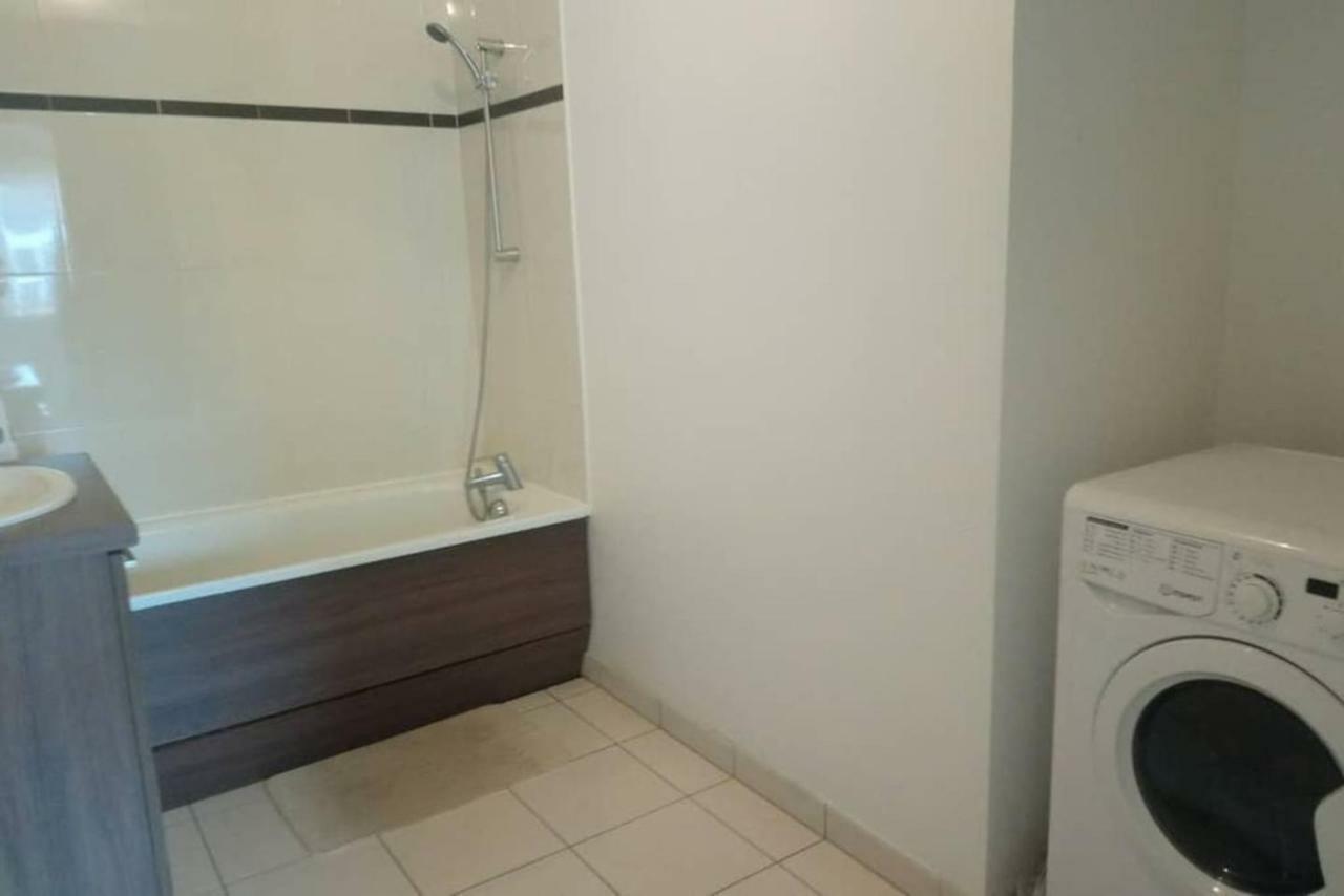 Boissy Gare Rer A Appartement 1 A 3 Chambres Au Choix Luaran gambar